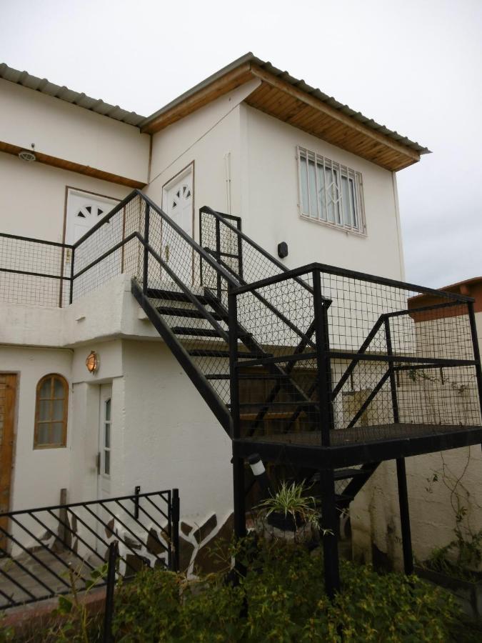 Hostel La Casa De Tounens Puerto Madryn Ngoại thất bức ảnh