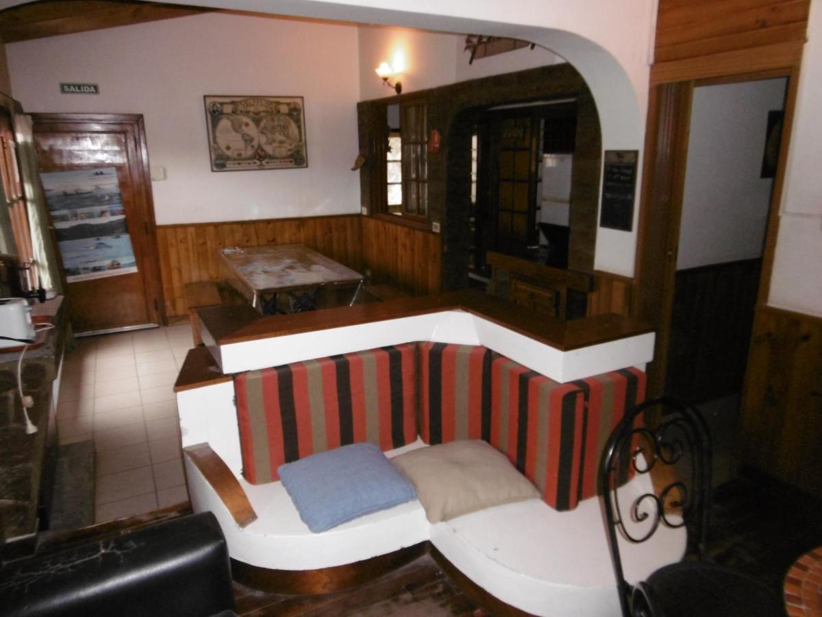 Hostel La Casa De Tounens Puerto Madryn Ngoại thất bức ảnh