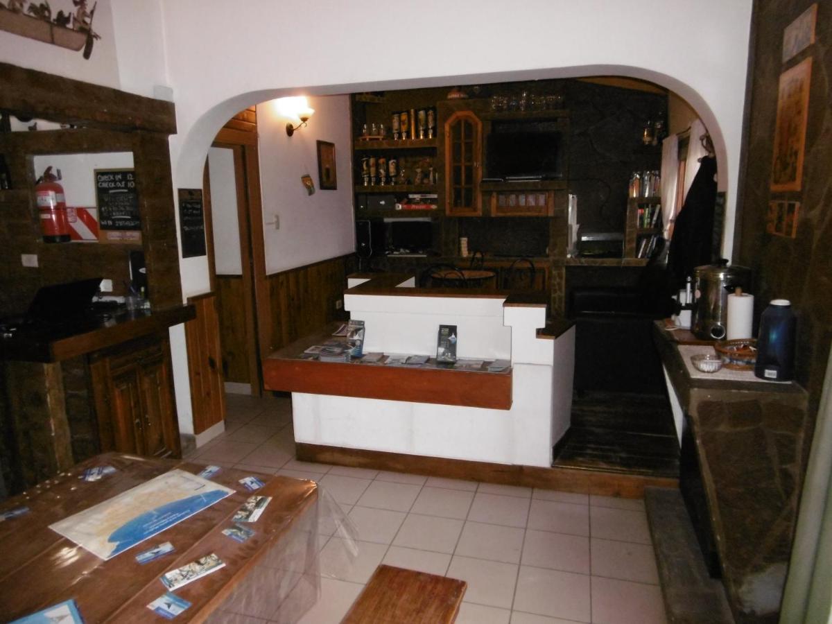 Hostel La Casa De Tounens Puerto Madryn Ngoại thất bức ảnh