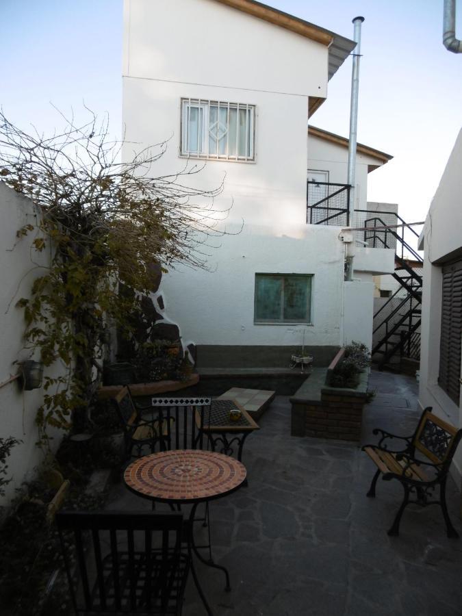 Hostel La Casa De Tounens Puerto Madryn Ngoại thất bức ảnh