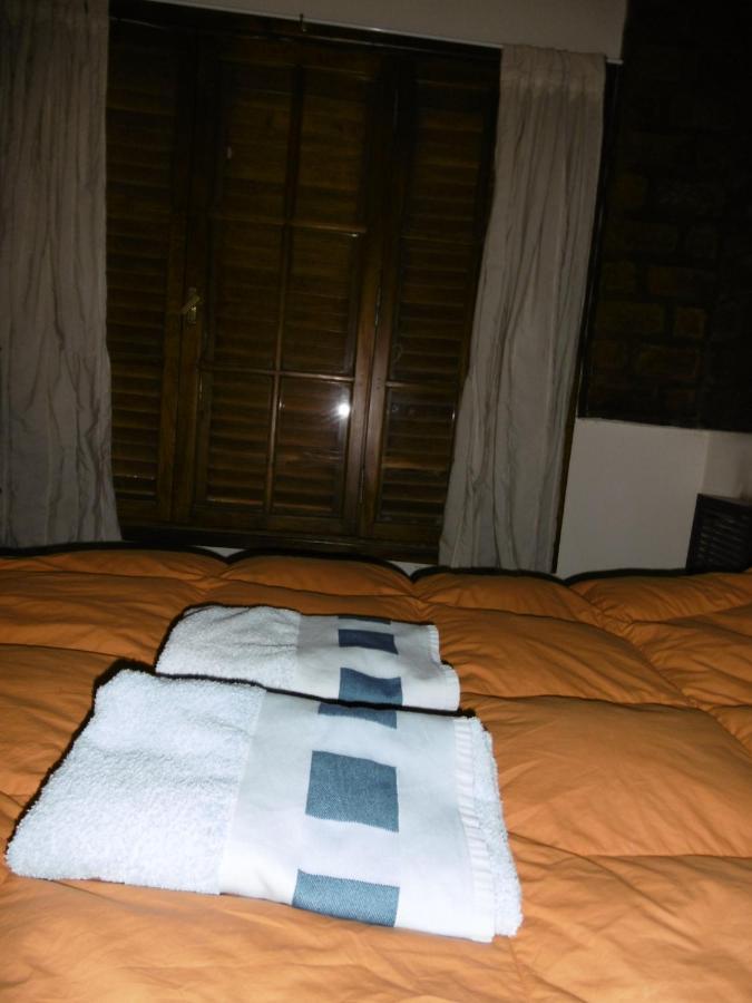 Hostel La Casa De Tounens Puerto Madryn Ngoại thất bức ảnh