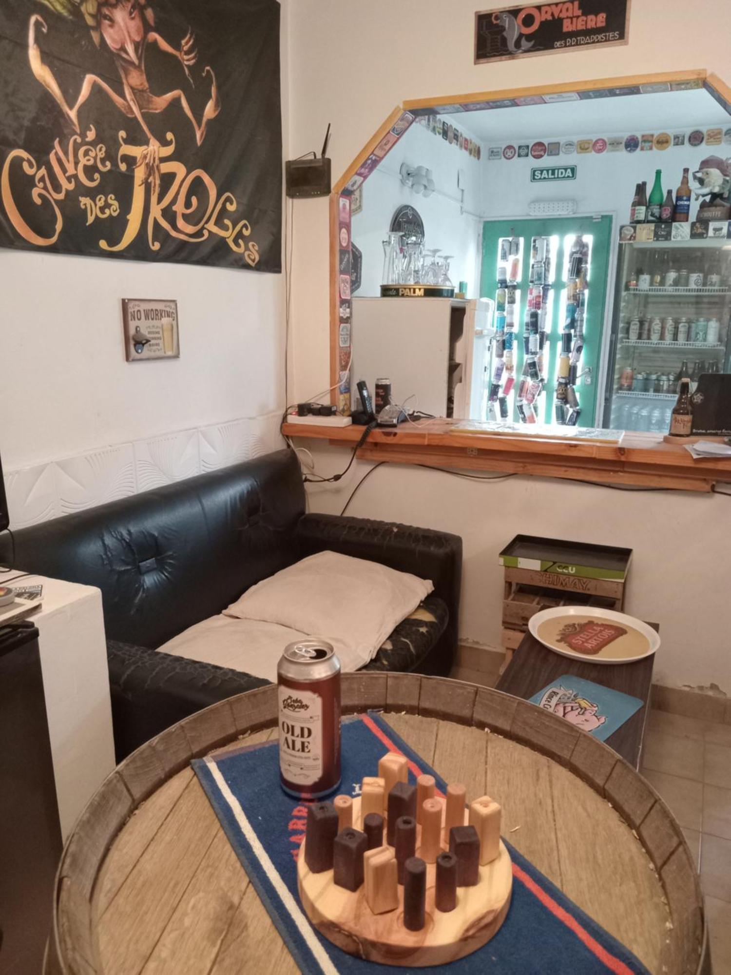 Hostel La Casa De Tounens Puerto Madryn Ngoại thất bức ảnh